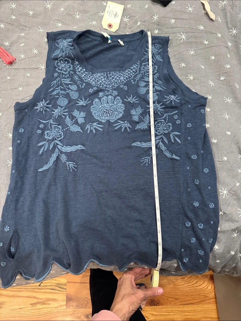 Embroidered Sleeveless Tank Top - Picture 10 of 10